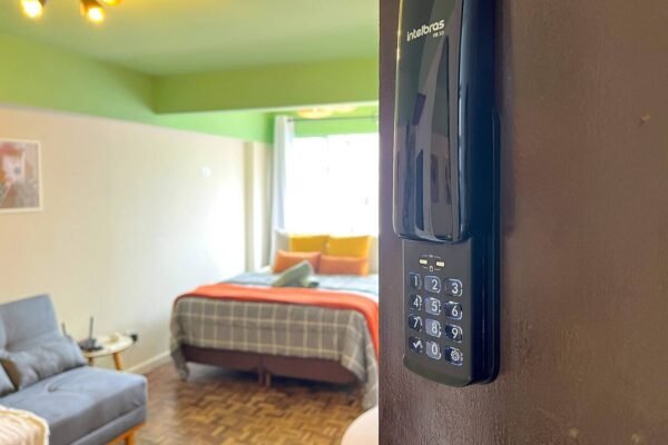 Airbnb Curitiba Centro fechadura eletrônica